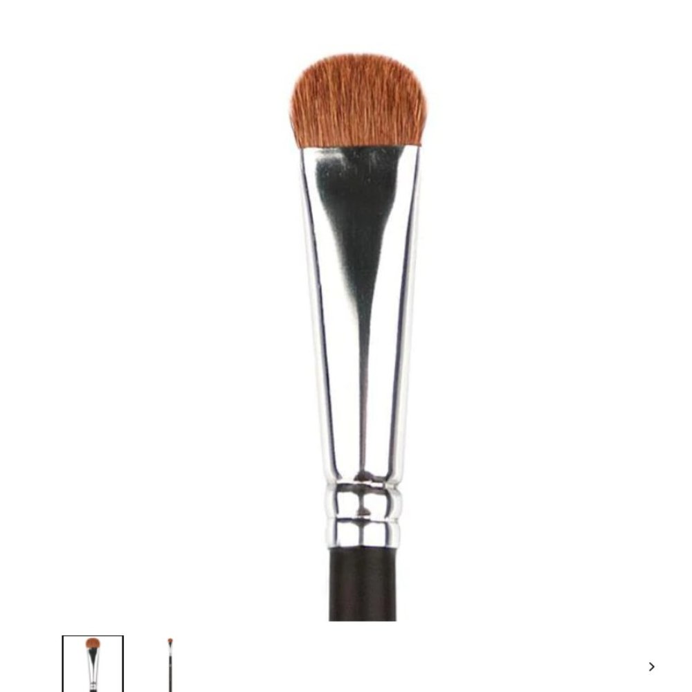 Elaina Badro Fluff Brush